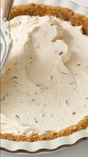 Pecan Cream Pie DREAM! (Easy, Creamy & Delicious!)