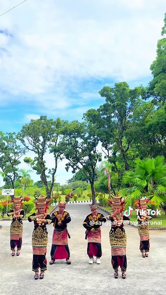 Pacu Jalur: Tarian Tradisional di Istana Negara
