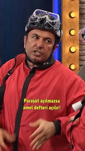 @guldurguldurvideolari on Instagram: "Daha fazlası için takip edin. Futbol sahası dikdörtgen şeklinde olup sahanın kenarlarda yer alan çizgileri taç çizgisi, kısa kenarlarda yer alan çizgiler ise kale çizgisi olarak adlandırılır. Kale çizgileri 45 ile 90 m arasında, taç çizgileri 90 ile 120 m arasında olmalıdır. Uluslararası maçlarda ise bu uzunluklar kale çizgileri için 64 ile 75 m, taç çizgileri için ise 100 ile 110 m olarak belirlenmiştir. Saha, her iki taç çizgisinin orta noktasını birleştir
