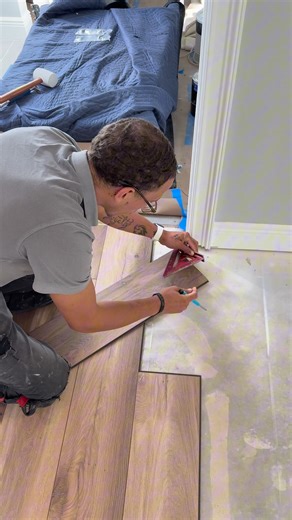 LAMINATE FLOORING TIPS‼️ #reelsviralシ #fypviralシ #reelsfypシ #viralreelschallenge #fypシ #construction #flooring #tips | Favored Accents LLC