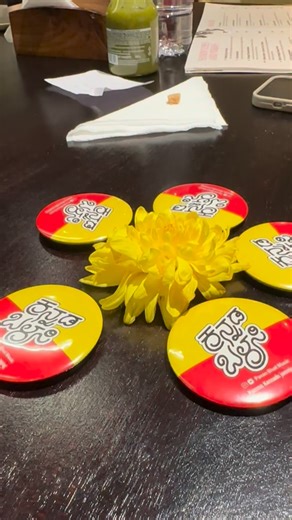 Guruprasad N Gowda on Instagram: "ಸಂಕ್ರಾಂತಿ ಬಂತು…. ಸಂಭ್ರಮ ಶುರುವಾಯ್ತು….. @pavanbhatmusic & @mad_whoooo took the stage, the cozy @eekavii café setting became a musical heaven for Kannada music lovers during the soulful jam session #kannada #jamming #nammabengaluru #jpnagar #reels"