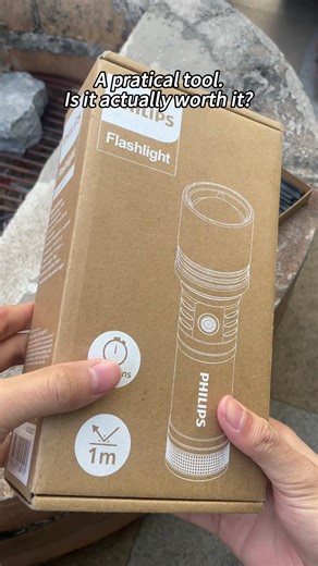 Reviewing the Philips Flashlight