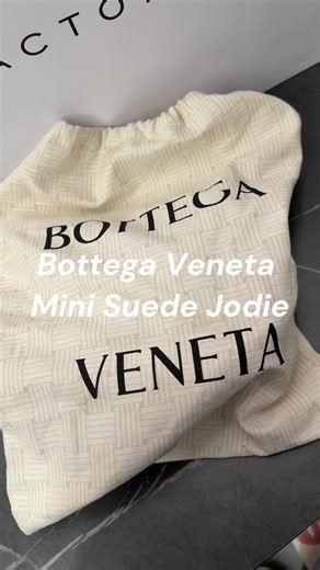 the perfect addition to my jodie collection!😍🫰🏼🧸🤎 #bottegaveneta #unboxing