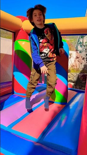Inflatable castles, Tenerife #childrenssongs #singinggame