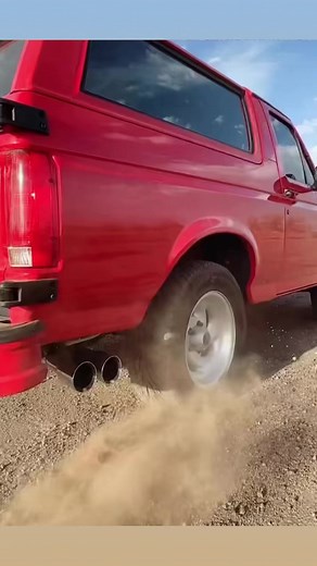 La Bronco Colorada #viejaescuela #corridospesados #recordandoviejostiempos #trocasperronas #trokiando #LosHuracanesDelNorte | Vintage.Fierro