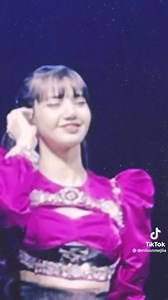 Jisoo knows the tea 😂 Lisa be like :“but mom I tried” 🙄😂 🎥ccto. | Lalalisa Updates