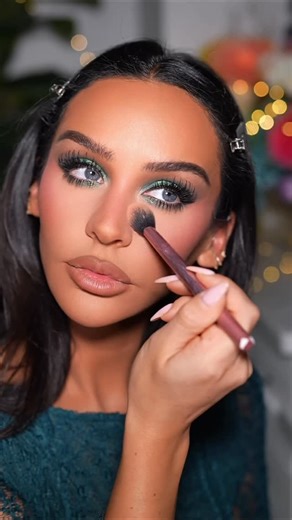 CARLI BYBEL | In love with this emerald holiday makeup look using all products from the one & only @macys 🎄 comment “holiday” and I’ll dm you a link to... | Instagram