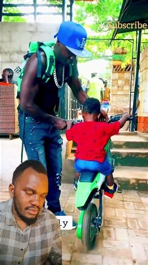 Boss man Alien Skin teaching his baby how to ride a bicycle #shorts