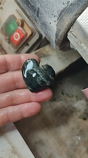 Polishing Orthoceras stone