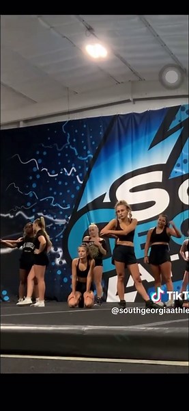 Exciting Moments from 4cast Round 2 Cheerleading