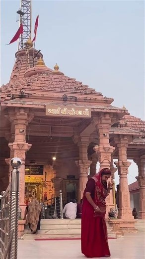 સોનલમાના નામની હો માળા ફેરવી એ હાથમાં #trending #shortvideo #sonalmaa #rupalmaa #youtube #public