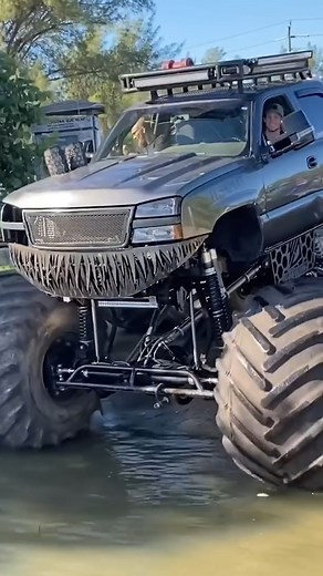 Monstermax Drives In The Ocean #monstermax #monstertruck #truck #ocean #reels | Whistlindiesel