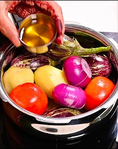 30M views · 276K reactions | For my son's Tiffin, I made a quick and easy Brinjal Recipe using basic ingredients. You'll love it! :) | Papa Mummy Kitchen | Facebook