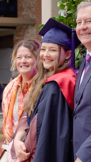 They came, they saw, they conquered 🥹 Congratulations to our newest #Deakin alumni! #Deakingrad | Deakin University