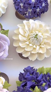 💜 A 2nd order for my bride & groom from a couple of weeks ago who wanted more cupcakes to share with their loved ones 💜 Why not ! | Mrs Bouqcakes