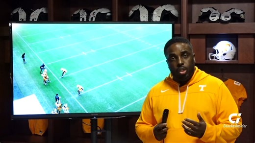 Defensive Coordinator Tim Banks of Tennessee Football shows practice film on speed and zone turn drills. Check out more defensive back drills here: https://bit.ly/3wjEuwE | Football Coaches Insider