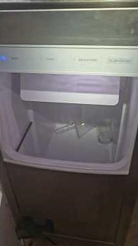 SubZero IceMaker not making ice. Refrigerant leak.#subzero #appliancerepair #appliancehelp #icemaker