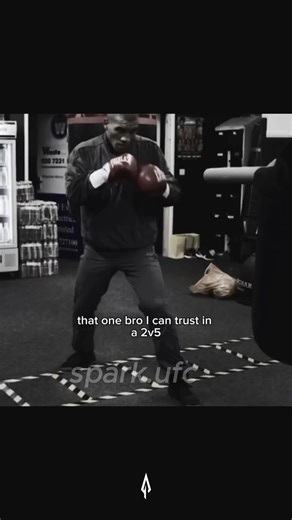 S P A R K ⚡ on Instagram: "Tag that one bro you would trust in this situation 日本利用压电瓷砖将脚步转化为电能。这些瓷砖捕捉来自你脚步的动能。当你行走时，你的重量和动作会对瓷砖产生压力。瓷砖会轻微弯曲，从而产生机械应力。瓷砖内部的压电材料将这种应力转化为电能。每一步都会产生少量电荷，而数百万步结合在一起就能产生足够的电力来驱动 LED 灯、数字显示屏和传感器。在像涩谷车站这样繁忙的地方，每天大约有 240 万个脚步为这一系统作出贡献。这些电能可以被储存或立即使用，从而减少对传统电力来源的依赖，并支持可持续的城市基础设施。这种方法将日常运动转化为实用的可再生能源 #日本 #知识 #事实 #你知道吗 #推荐 #科技 #创新 #历史 #技术 #实验 #热门"