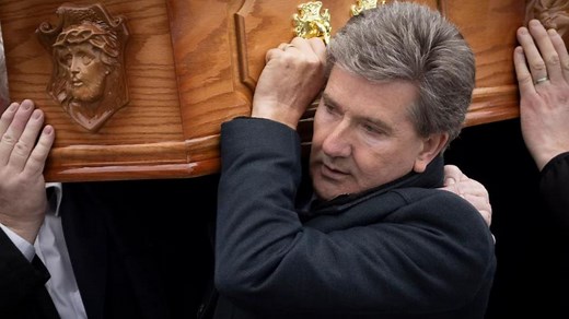 Watch as Daniel O'Donnell sings at sister's funeral in heartbreaking gesture