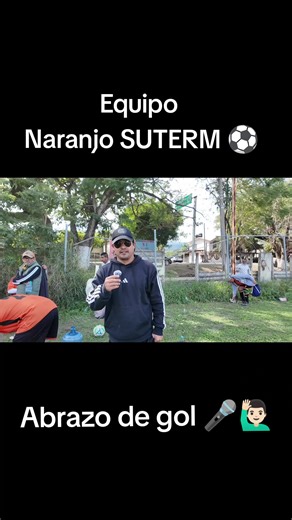 Entrevistas a El equipo de fútbol Naranjo SUTERM ⚽ después de haber Ganado el partido de Ida 1-0 contra el Deportivo Porvenir de CD valles S.L.P. 🇲🇽. En el micrófono nuestro amigo @Abrazo De gol 🎤🙋🏻‍♂️.