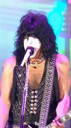 Crying Behind the Mask of Love❤❤❤ #kissarmy #kiss #paulstanley #shorts #genesimmons #fypage #fyp