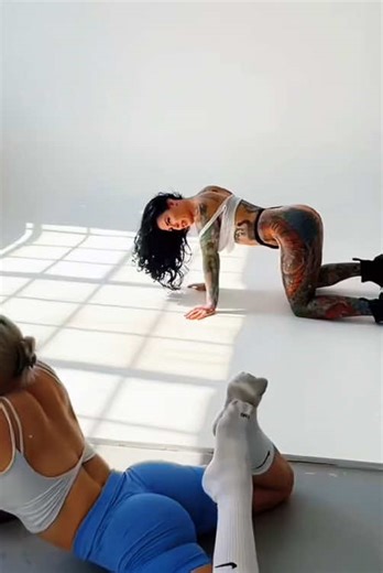 Model poses for photographers 📷#ballet #art #fyp #photography #balletphotography