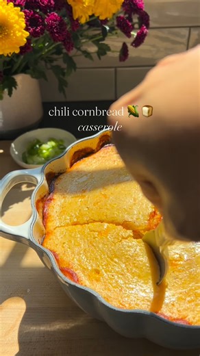 Cornbread chili casserole, the ultimate cozy one-pot meal. The chili is classic, so much flavor! And then a cheesy fluffy cornbread is baked right on top. We love fall don’t we?! Recipe in the comments! #casserole #recipe #recipeideas #cooking #cookingrecipe #fblifestyle | A Cozy Kitchen