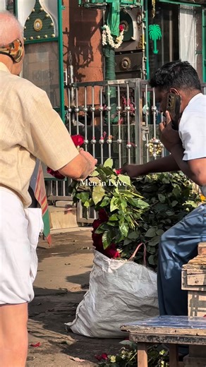 sd.in | Some loves don’t need words.🌸I was so deeply moved by this moment. Watching this old man gently choose flowers for his wife felt like... | Instagram