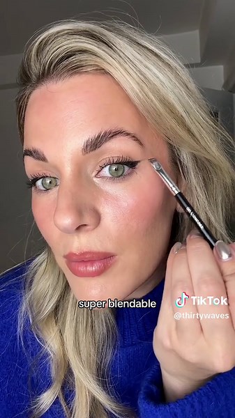 The easiest eye liner ever! NEW from @Bobbi Brown #eyeliner #eyetricks #gelliner #BobbiBrownPartner