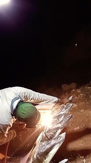 fix the excavator's teeth, they are cracked all over the edges#shorts#vidio#viral#reel#fypp