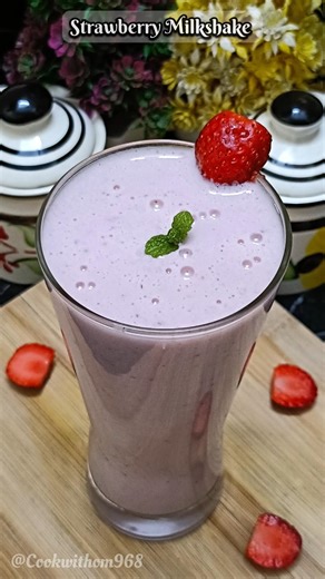 Creamy Strawberry Milkshake In 30 Seconds | Strawberry Milkshake Recipe | #strawberrymilkshakerecipe