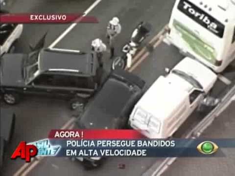 Raw Video: Wild Car Chase in Brazil