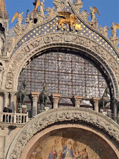 This place is something different 🇮🇹 #travelthings #travelblogger #citybreak #vygo #travelinyourthirties