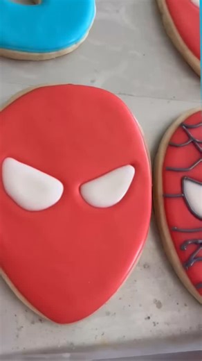 Rachel McIntosh Withers on Instagram: "It’s all in the details! I think I’ve done Spider-Man more than any other character 🖤 #sweetsisterscookies #sugarcookies #spiderman #spidermancookies #superherocookies #birthdaycookies"