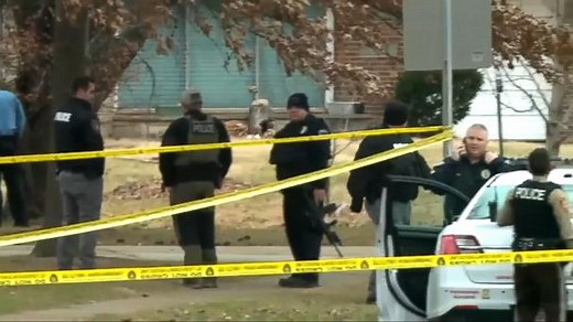 Ohio police use battering ram to capture armed suspect