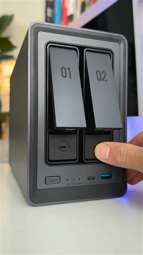 🔒 Secure🤖Smart⚡Superfast Say goodbye to costly cloud subscriptions! 🌐With UGREEN NASync, store all your photos, videos, and files locally — up to 136TB — with full privacy and lightning-fast transfers ⚡. Automatically organize memories with AI-powered photo albums, remove duplicates, and enjoy seamless access on Windows, Mac, Android, iOS, and Smart TVs 💻📱. | TechVista