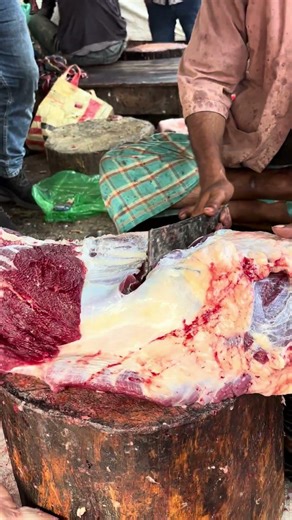 Delicious Cow's meat processing skills. #youtubeshorts #meatindustry #kingbeef