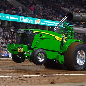 Beautiful 8R John Deere pulling the sled in Freedom Hall during the National Farm Machinery Show Championship Tractor Pull. 2026 dates Feb 11th to 14th presented by Farm Credit Mid-America #tractorpulling #diesel | BUILT Diesel MAFIA