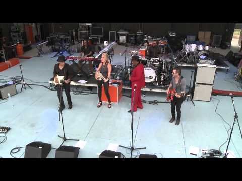 Mindi Abair & The Boneshakers - Cold Sweat (Live)