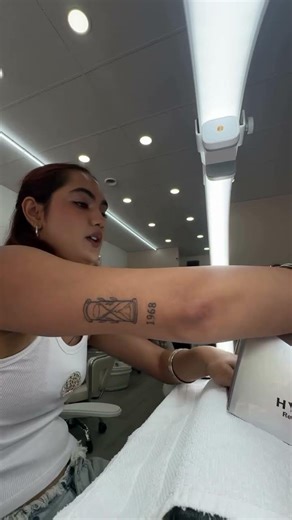 some of you clocked that I got my nails done so here’s a lil vlog ✨ nails by tank top: