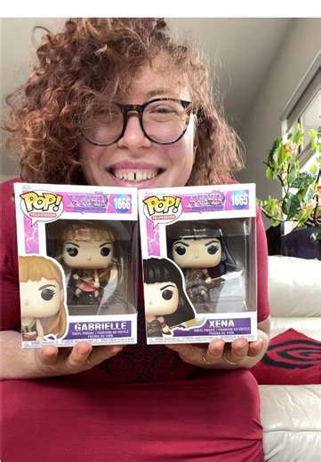 Unboxing Video: Funko Pop Xena 1665 and Gabrielle 1666. When I saw these were available, I knew I had to get them for my collection. It has been a long time since I had the thrill of unboxing a new toy! For the first time in over 15 years I give you a Xena, Warrior Princess Unboxing video. Presenting Xena 1665 and Gabrielle 1666 Funko Pop (I pronounce it “Fuko pop”, don’t come for me, it’s my first time 🥺) #xenites #xenitesunite! #xenathewarriorprincess #funkopop #funkopopunboxing #unboxing #un