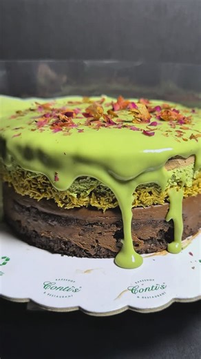 PISTACHIO CRUNCH cake from Conti’s (@contis_ph) - it’s their new layered cake inspired by the viral Dubai Knafeh Pistachio chocolate bar. 😍 Super cute pa na it comes with the Pistachio Sauce dried roses, perfect for Valentine’s Day! 💚 Try nyo na rin! If you’ve tasted it na, let us know what you think! ☺️ P.S. We’ve been trying different pastries/goodies inspired by the Dubai Pistachio Knafeh chocolate bar. We’ll post about them soon. If you have recos, let us know sa comments! 😉 #CertifiedFoo