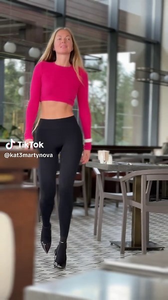 Exploring Style in a Modern Café Setting