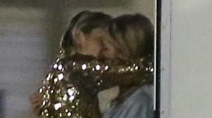 Miley Cyrus -- Makin' Out with Hot New Chick