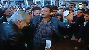 1.7M views · 29K reactions | جابر بيسافر ايطاليا و بينعرض عليه شغل مع اســ *رائيـ ل .. يا ترى هتكون ايه ردة فعله ؟  #فيلم_بئر_الخيانة #نور_الشريف | Nostalgia - نوستالجيا | Facebook