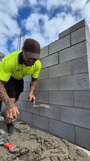 Technique on point 👌 . . #tltmasonry #blockwork #construction | TLT Masonry