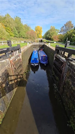 🚤 **Lock training day on the canal!** This time it was the ladies’ turn at the helm while the guys expertly handled lockside duties. Both *Frayed Knot* and *Cuban Amazon* worked together to complete two up and two down, demonstrating safe and smooth lock operation from both perspectives — at the tiller and on the lockside. We’re still open and running our fantastic **2-day Helmsman Courses** throughout the winter ❄️— perfect for brushing up your boating skills or learning something new. 📞 If y