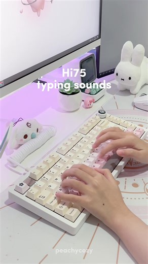 Keyboard Comparison: default vs milktea & momo oolong keycaps