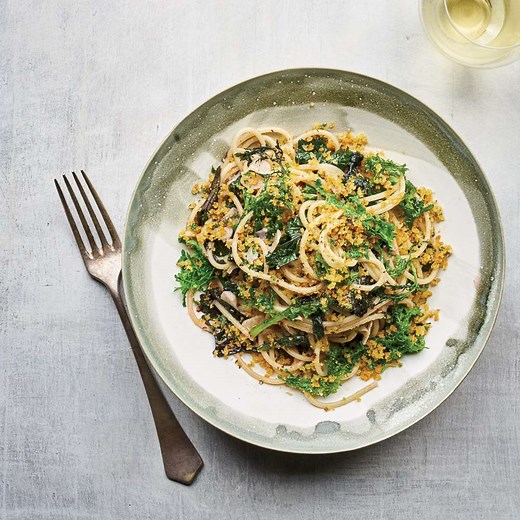 Garlicky Spaghetti with Mixed Greens Recipe
