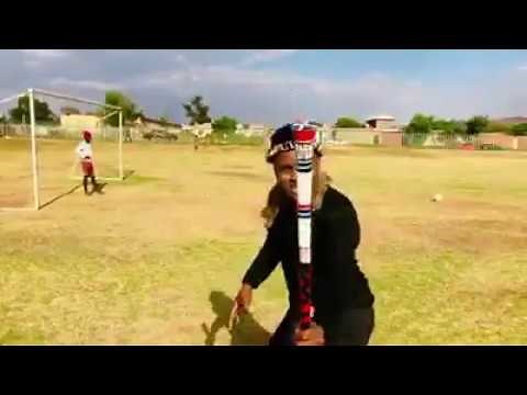Khuzani elingisa uNgizwe 😆😂